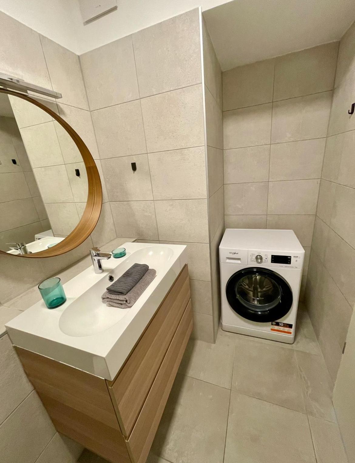 Penthouse Young #Freeparking Apartment Budapest Exterior photo